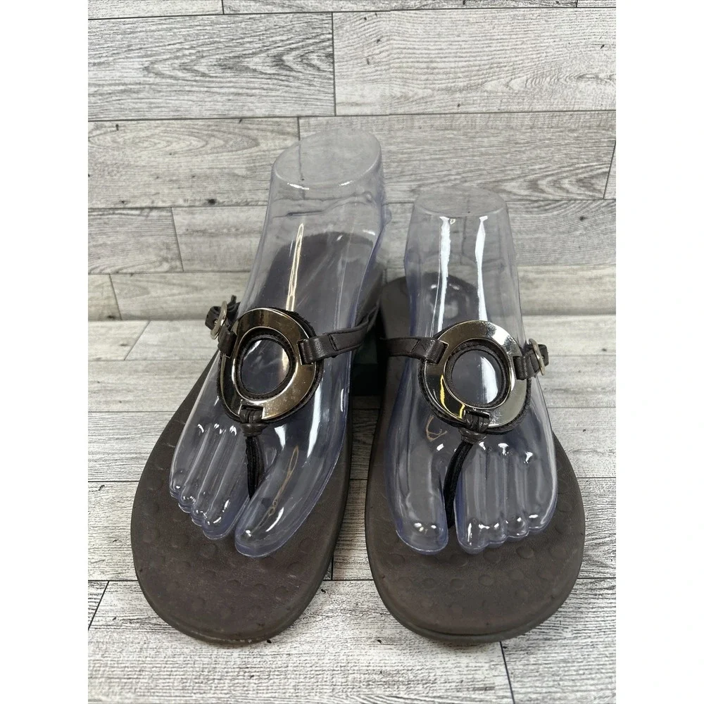 Orthaheel Vionic‎ Women's Yolanda Thong Sandals Size 8 Brown Medallion Buckle_2